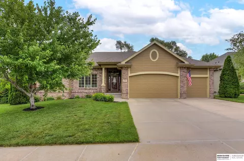 939 S 198 St, Omaha, NE 68022