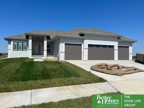 17011 Isabella St, Bennington, NE 68007