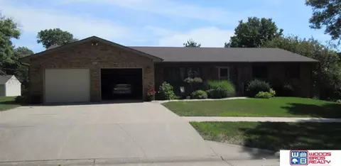 303 Court St, Stromsburg, NE 68666