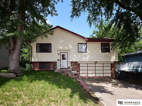 166 Mormon Trl, Lincoln, NE 68521