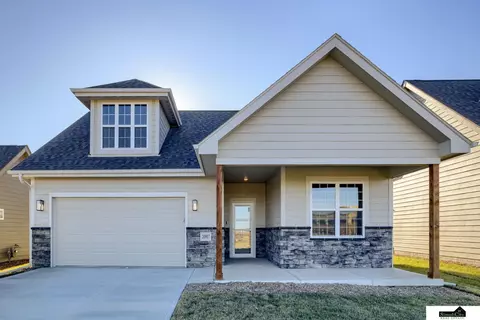 20907 Jefferson St, Elkhorn, NE 68022