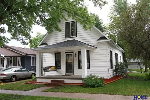 819 2nd St, Milford, NE 68405