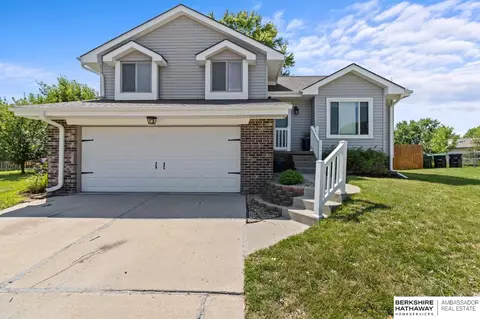 5520 N 111 St, Omaha, NE 68164