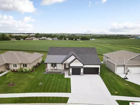 650 N 10th Ave, Springfield, NE 68059