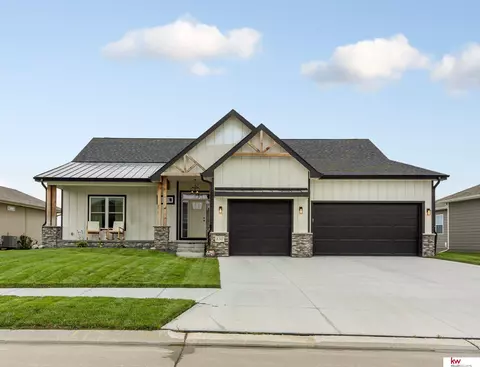 650 N 10th Ave, Springfield, NE 68059 photo 2