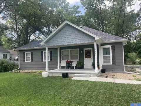1715 S 4th St, Beatrice, NE 68310 photo 2