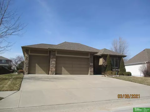 9810 S 176th St, Omaha, NE 68136