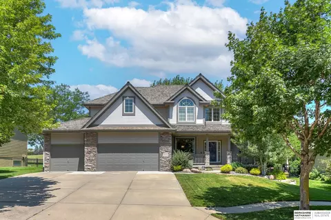 17518 Harney St, Omaha, NE 68118