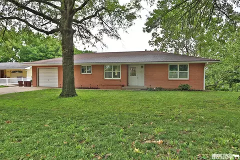 1010 N 5th St, Tecumseh, NE 68450