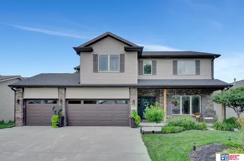 5928 White Fish Dr, Lincoln, NE 68516