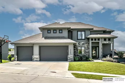 17751 Spencer St, Omaha, NE 68116