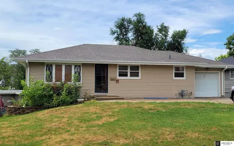 4301 Drexel St, Omaha, NE 68107