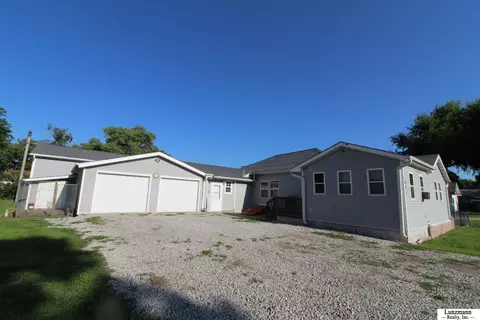 801 Walnut St, Brock, NE 68320