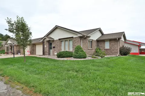 806 Country View Ln #3, Firth, NE 68358