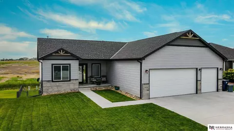 7403 N 49th St, Lincoln, NE 68514
