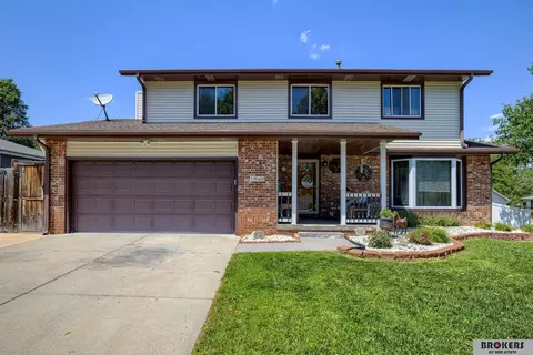1840 Independence Cir, Lincoln, NE 68521