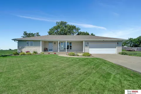 205 S County Rd, Clatonia, NE 68328