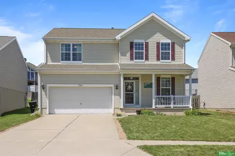 7382 N 89th St, Omaha, NE 68122