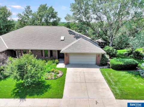 4901 S 71 St, Lincoln, NE 68516
