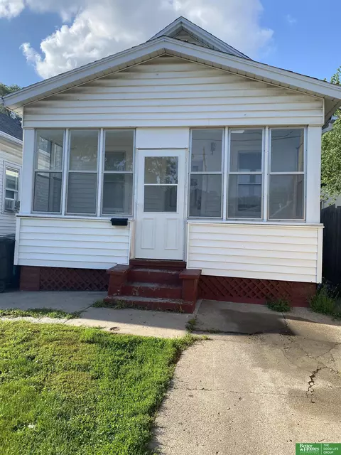 2116 Pierce St, Omaha, NE 68108