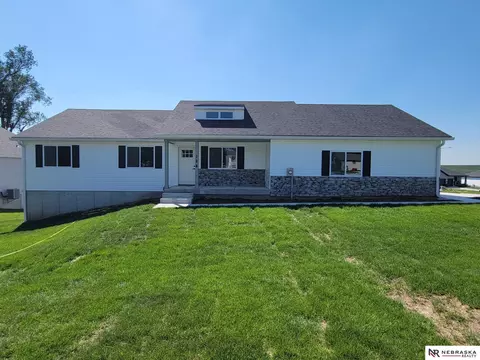 124 3rd St, Ceresco, NE 68017