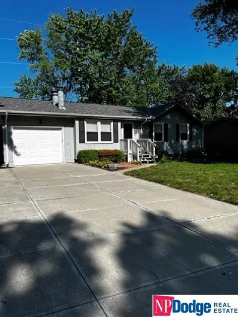 5624 S 114 St, Omaha, NE 68137