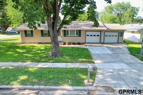 4130 Greenwood St, Lincoln, NE 68504