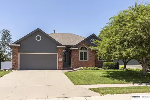 6714 S 163rd St, Omaha, NE 68135
