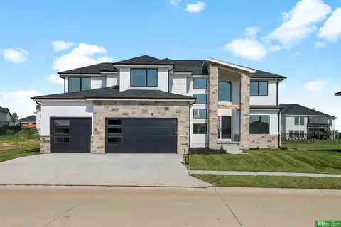2719 N 182nd St, Elkhorn, NE 68022