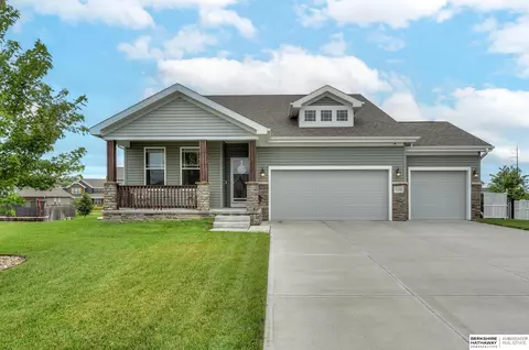 11265 S 115 St, Papillion, NE 68046