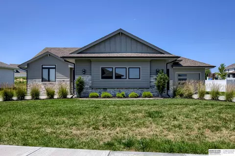 4402 S 218 St, Elkhorn, NE 68022