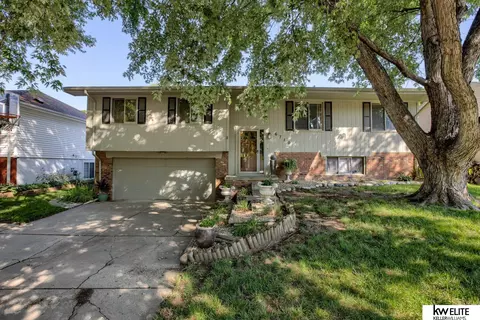 6710 S 109 St, Omaha, NE 68137