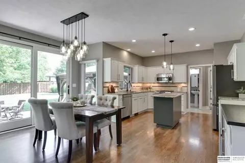 17746 Castelar Cir, Omaha, NE 68130