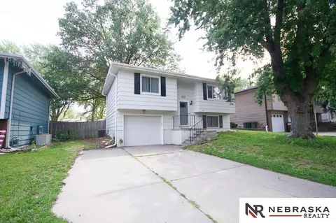 423 Laramie Trl, Lincoln, NE 68521