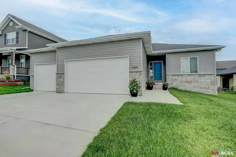 7154 NW 18 St, Lincoln, NE 68521