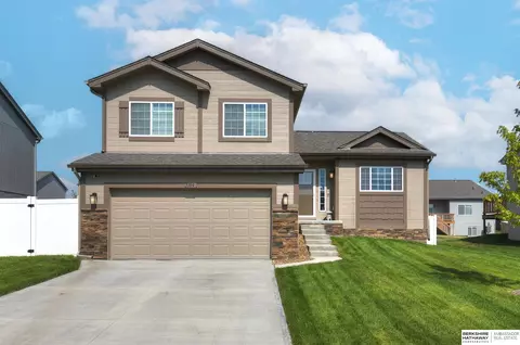 7109 N 167th Ave, Bennington, NE 68007
