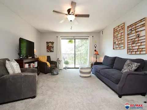 2400 A St #13, Lincoln, NE 68502