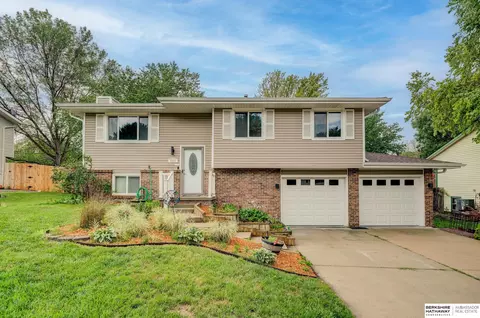 4231 Bingham Ln, Lincoln, NE 68516