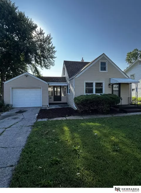 5313 N 49th St, Omaha, NE 68104