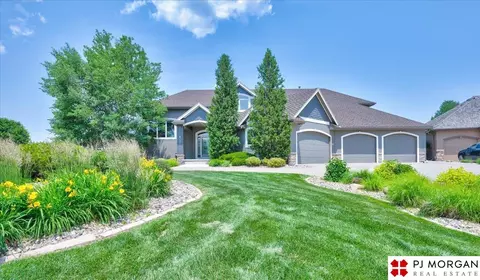 16168 Emmet Cir, Omaha, NE 68116