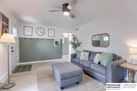7916 State St, Ralston, NE 68127