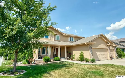 1806 Titan Springs Dr, Papillion, NE 68133