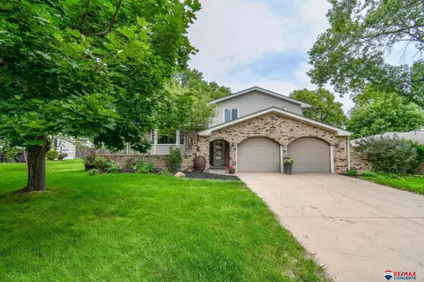 7830 Myrtle St, Lincoln, NE 68506