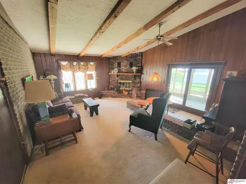 1817 Sara Rd, Beatrice, NE 68310 photo 9