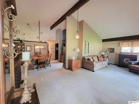 1817 Sara Rd, Beatrice, NE 68310 photo 3