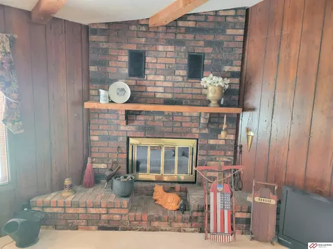 1817 Sara Rd, Beatrice, NE 68310 photo 10