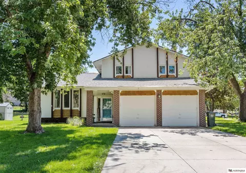 7529 Drexel St, Ralston, NE 68127