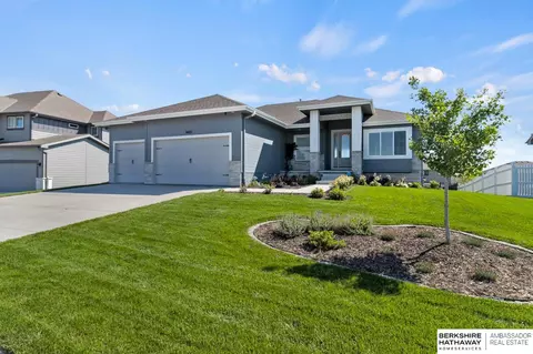 18421 Schofield Dr, Omaha, NE 68136