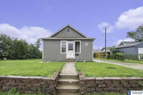 5219 S 32nd St, Omaha, NE 68107