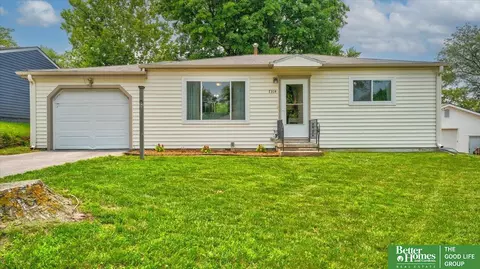 7314 S 40th St, Bellevue, NE 68147